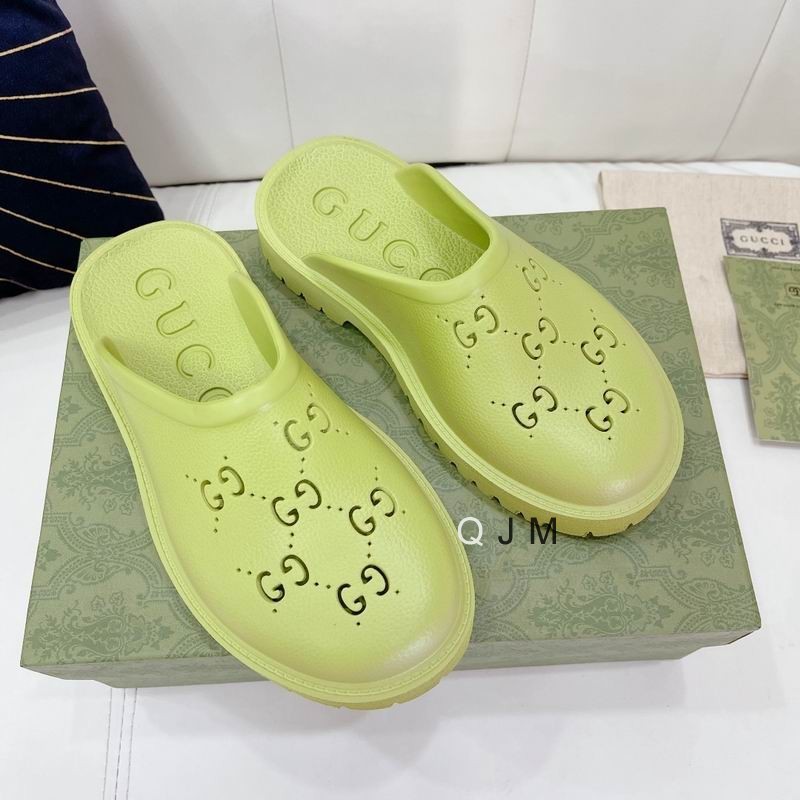 Gucci Men's Slippers 215